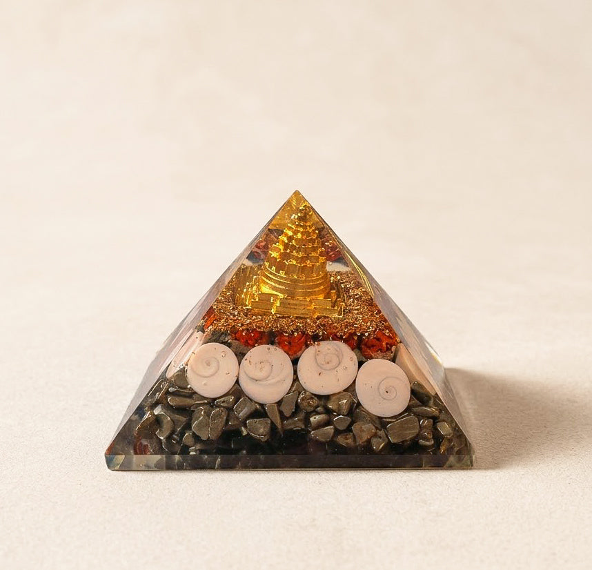Orgonite Pyramid – Lakshmi Shri Yantra with Gomati Chakra & Rudraksha
